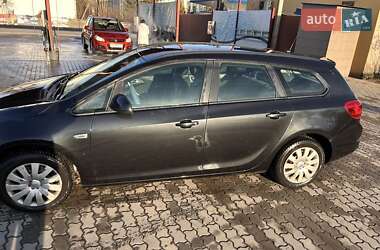 Універсал Opel Astra 2013 в Хусті