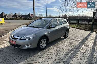 Універсал Opel Astra 2012 в Стрию