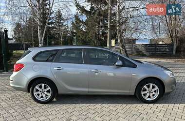 Універсал Opel Astra 2012 в Стрию