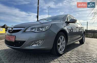 Універсал Opel Astra 2012 в Стрию