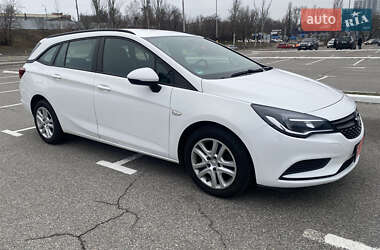 Универсал Opel Astra 2018 в Киеве