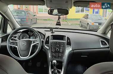 Универсал Opel Astra 2013 в 