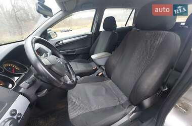 Универсал Opel Astra 2006 в 
