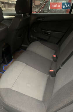 Универсал Opel Astra 2005 в 