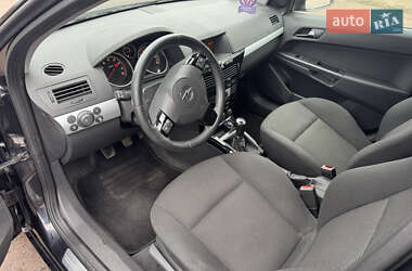 Универсал Opel Astra 2010 в 