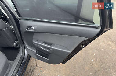 Универсал Opel Astra 2010 в 