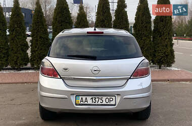 Хэтчбек Opel Astra 2014 в Киеве