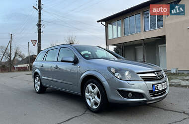 Універсал Opel Astra 2008 в Умані