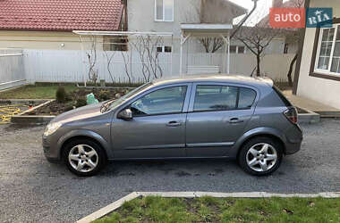 Хэтчбек Opel Astra 2007 в Бучаче