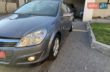 Хэтчбек Opel Astra 2007 в Бучаче