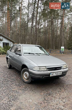 Седан Opel Astra 1993 в Ковелі