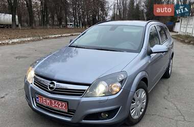 Универсал Opel Astra 2008 в Полтаве