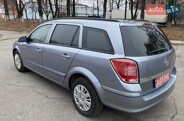 Универсал Opel Astra 2008 в Полтаве