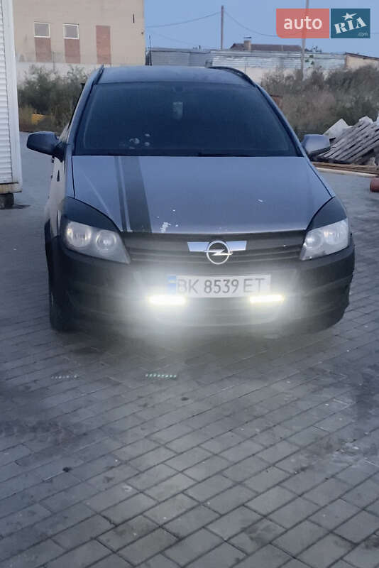 Универсал Opel Astra 2006 в 