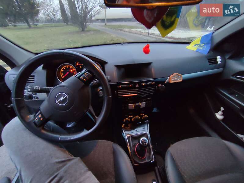 Универсал Opel Astra 2010 в Дубно фото 11 Универсал Opel Astra 2010 в Дубно