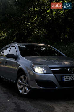 Универсал Opel Astra 2005 в 