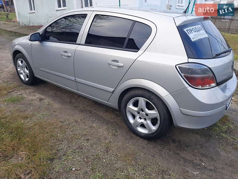 Хэтчбек Opel Astra 2008 в Доманевке