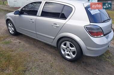 Хэтчбек Opel Astra 2008 в 