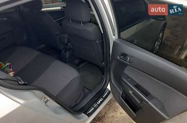 Хэтчбек Opel Astra 2008 в 