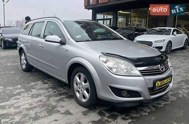 Універсал Opel Astra 2009 в Чернівцях