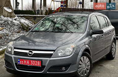 Хетчбек Opel Astra 2006 в Звягелі