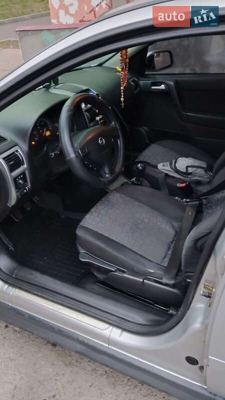 Хетчбек Opel Astra 2000 в Луцьку