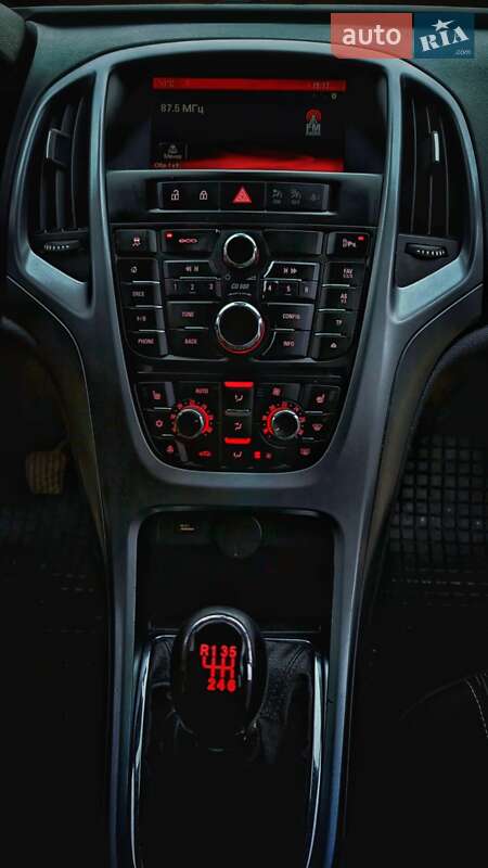 Универсал Opel Astra 2014 в Ужгороде фото 27 Универсал Opel Astra 2014 в Ужгороде