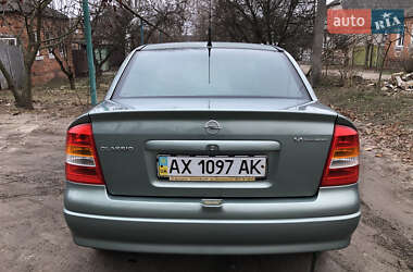 Седан Opel Astra 2006 в Богодухіву