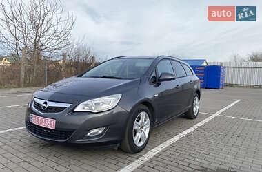 Універсал Opel Astra 2011 в Дубні