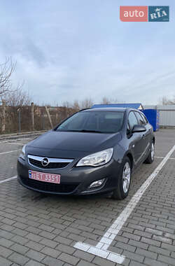 Универсал Opel Astra 2011 в 