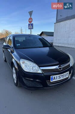 Хэтчбек Opel Astra 2007 в Буче