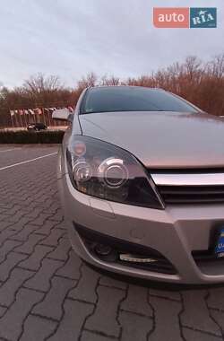 Универсал Opel Astra 2006 в 