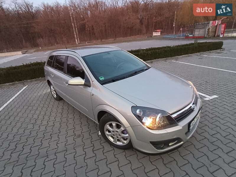 Универсал Opel Astra 2006 в 