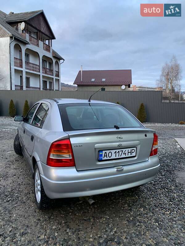 Седан Opel Astra 1999 в 