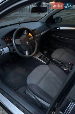 Универсал Opel Astra 2006 в 
