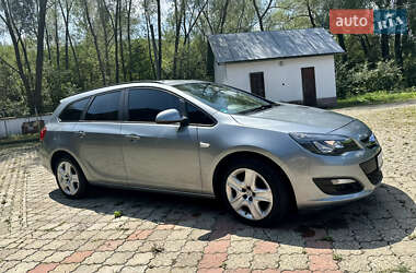 Універсал Opel Astra 2013 в Вижниці