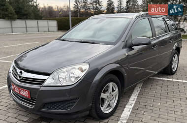 Універсал Opel Astra 2009 в Луцьку