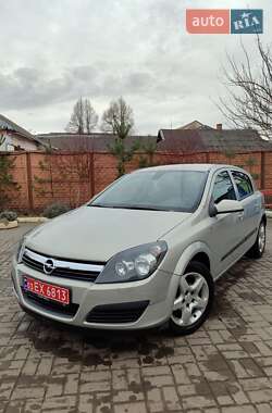 Хэтчбек Opel Astra 2007 в Дубно