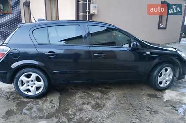 Хэтчбек Opel Astra 2008 в 