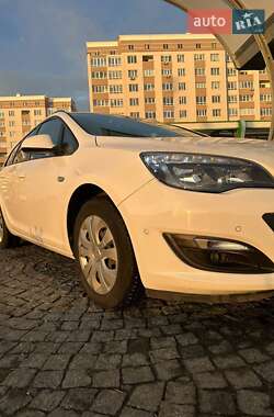 Універсал Opel Astra 2014 в Хмельницькому