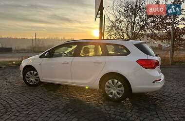 Універсал Opel Astra 2014 в Хмельницькому