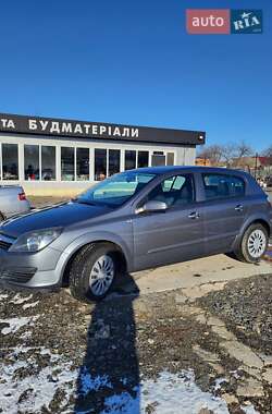 Хетчбек Opel Astra 2006 в Новоархангельську