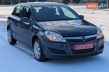 Хетчбек Opel Astra 2008 в Дубні