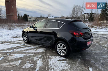 Хетчбек Opel Astra 2011 в Надвірній