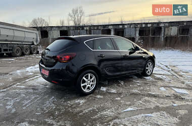 Хетчбек Opel Astra 2011 в Надвірній