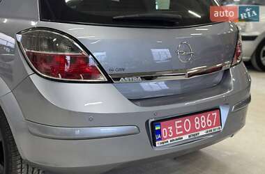 Хетчбек Opel Astra 2008 в Кам'янському