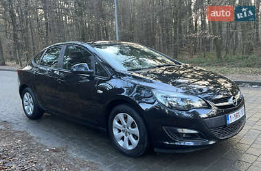 Седан Opel Astra 2014 в Львові