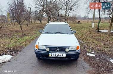 Універсал Opel Astra 1993 в Миргороді