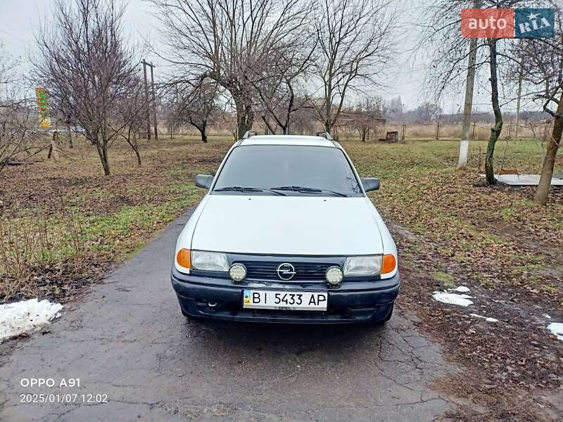 Универсал Opel Astra 1993 в Миргороде