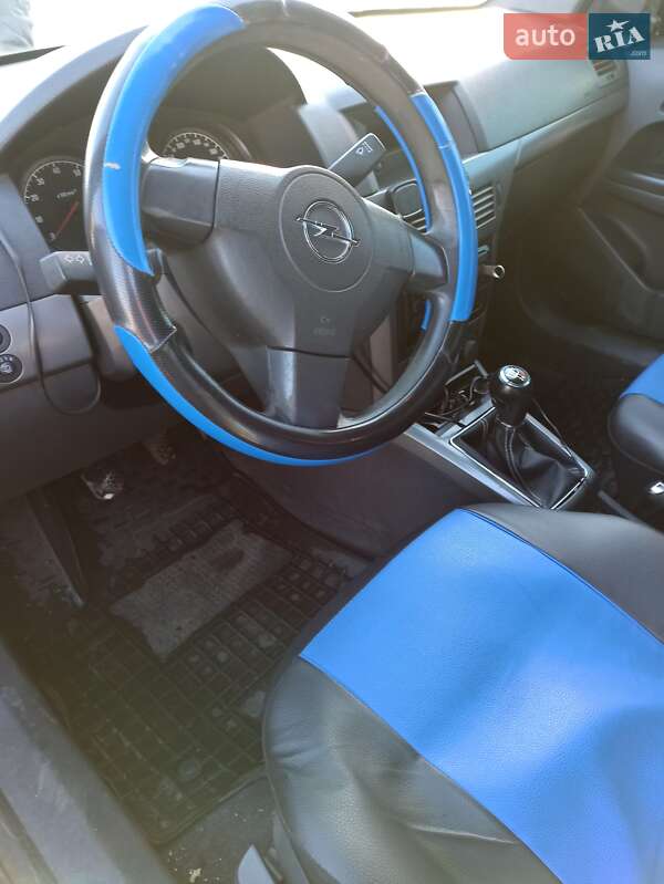 Хэтчбек Opel Astra 2005 в Одессе